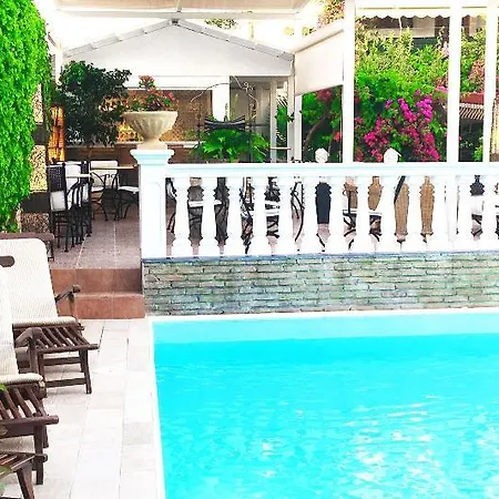 Armata Boutique Hotel