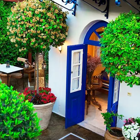 Armata Boutique Hotel